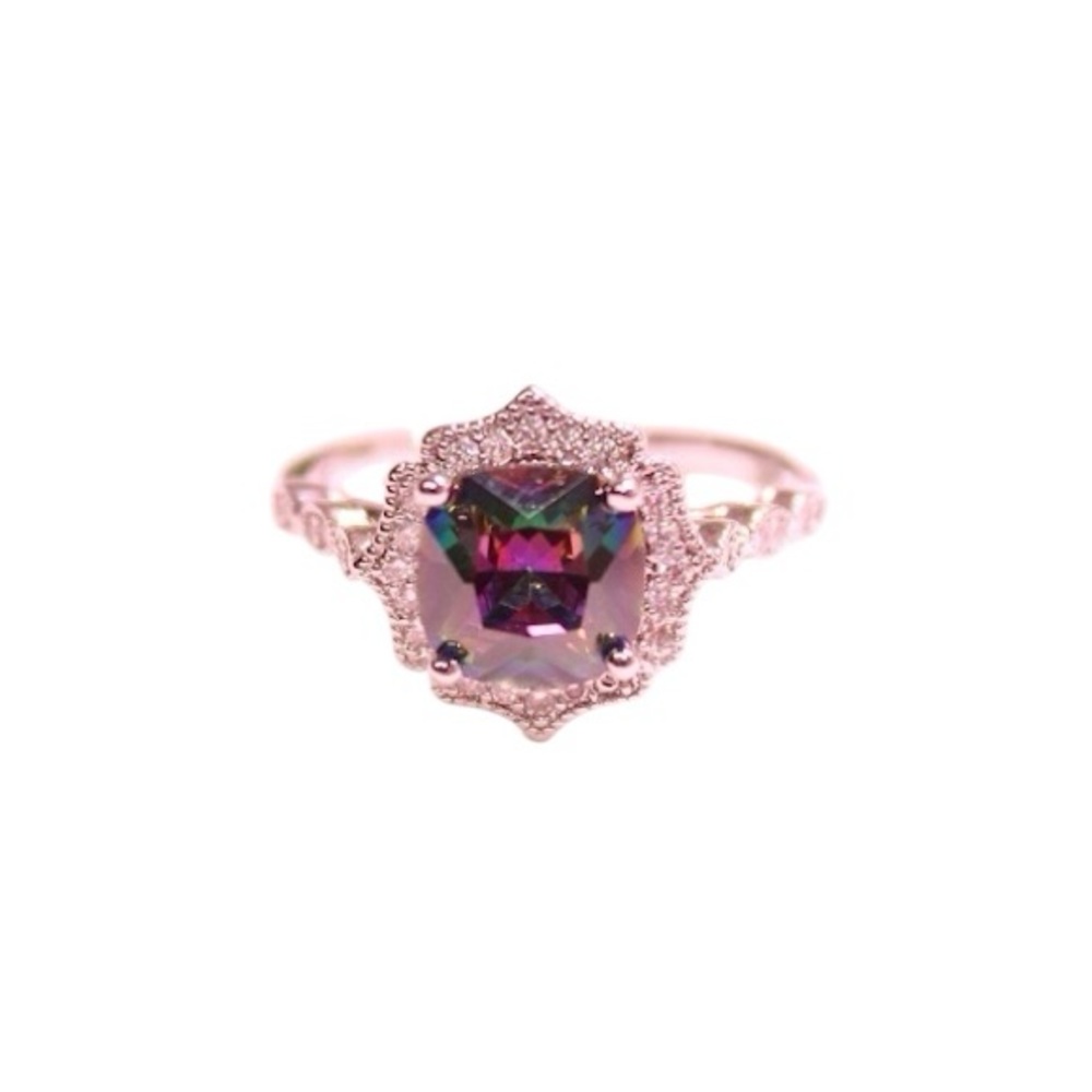 Silvery Ring Beautiful Gemstone Centerpiece